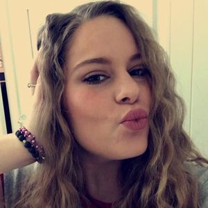 Meet your Posher, Hannah